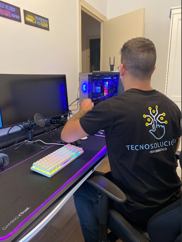 Servicio técnico informático TecnoSoluciones